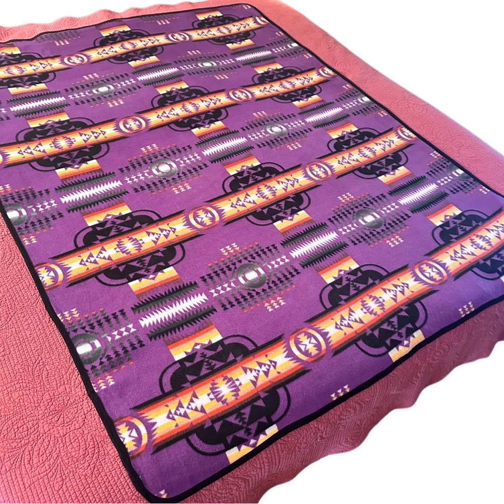 Aztec Design Fleece Blanket EUC